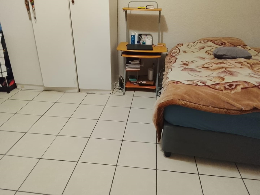 To Let 1 Bedroom Property for Rent in Oostersee Western Cape